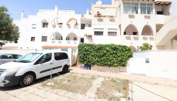 Jälleenmyynti - Bungalow - Orihuela Costa - La Zenia