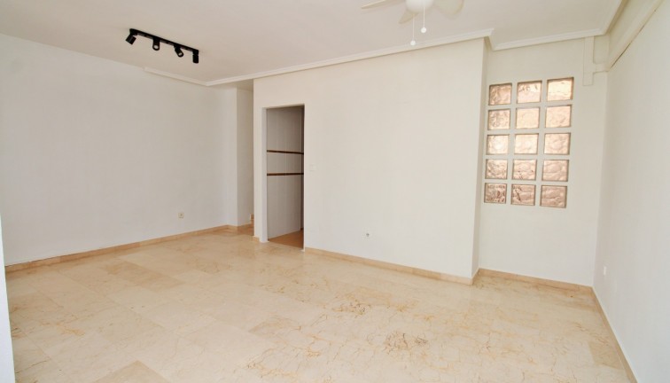 Jälleenmyynti - Paritalo/Rivitalo - Villamartín