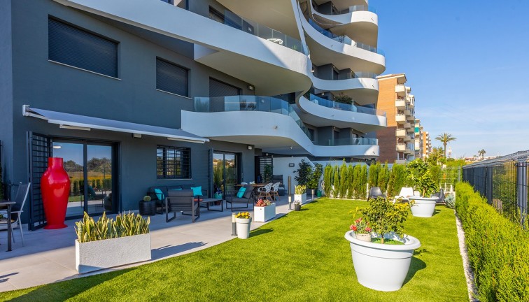 Återförsäljning - Lägenhet - Torrevieja - Rocio del Mar