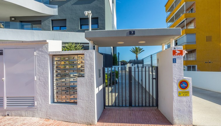 Återförsäljning - Lägenhet - Torrevieja - Rocio del Mar