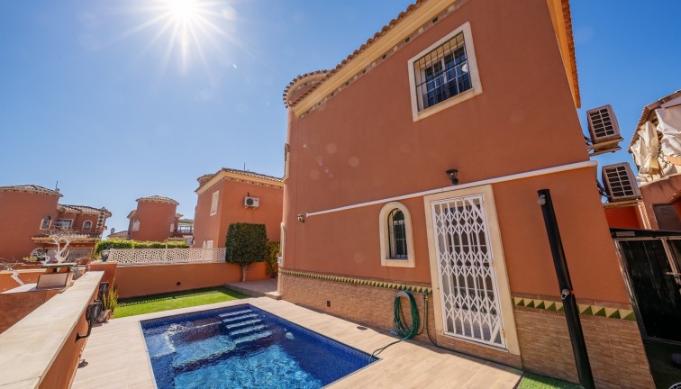 Resale - Chalet - Playa Flamenca
