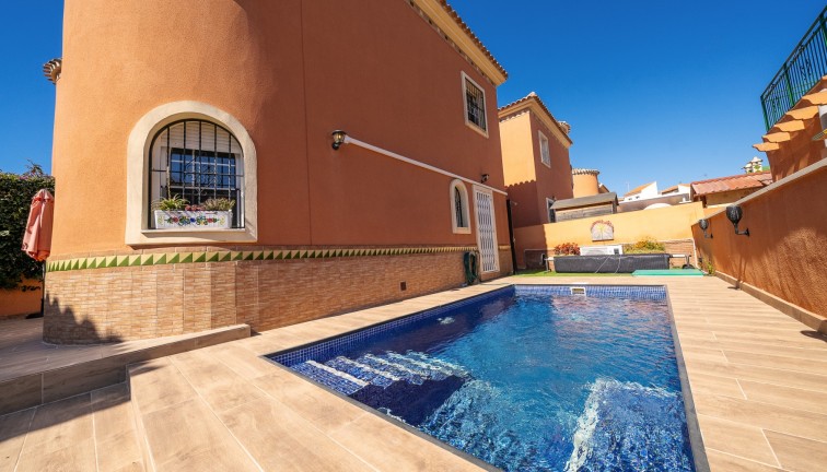Resale - Chalet - Playa Flamenca