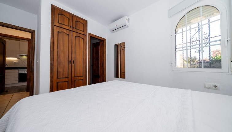 Resale - Chalet - Playa Flamenca