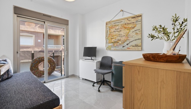 Reventa - Apartamento / piso - Torrevieja - Playa de los Locos