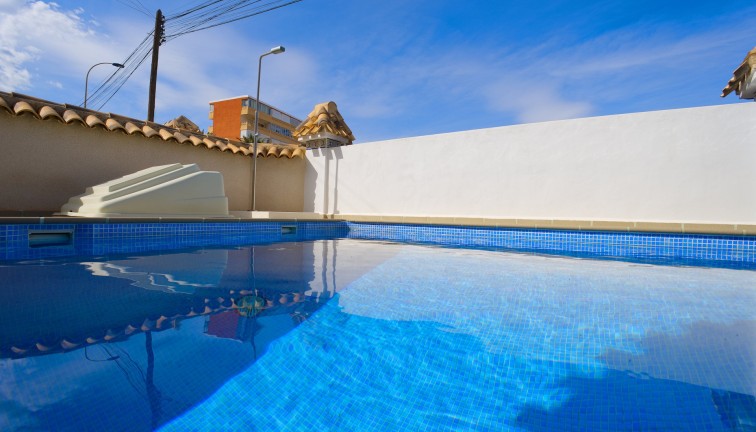 Resale - Chalet - Torrevieja