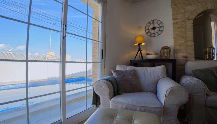 Resale - Chalet - Torrevieja