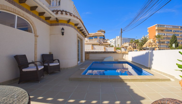 Resale - Chalet - Torrevieja