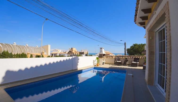 Resale - Chalet - Torrevieja