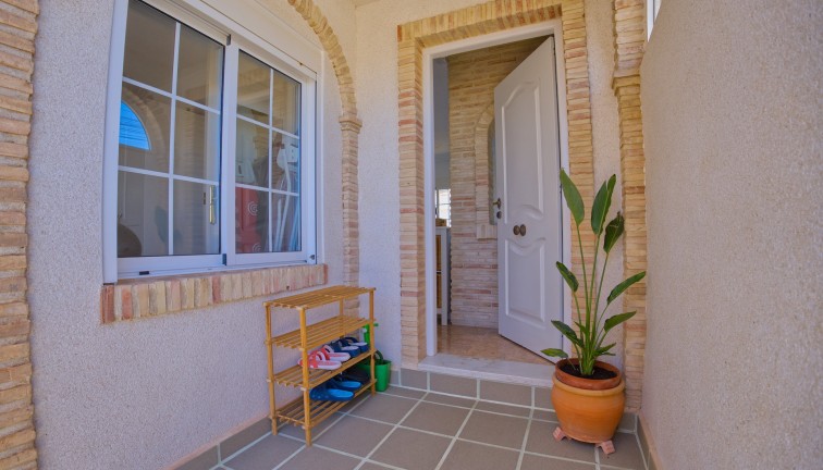 Resale - Chalet - Torrevieja