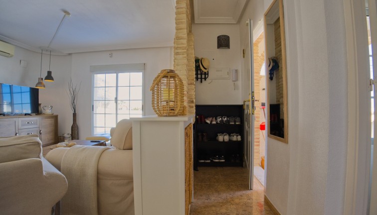 Resale - Chalet - Torrevieja
