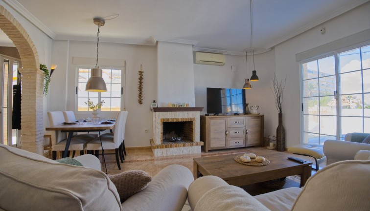 Resale - Chalet - Torrevieja