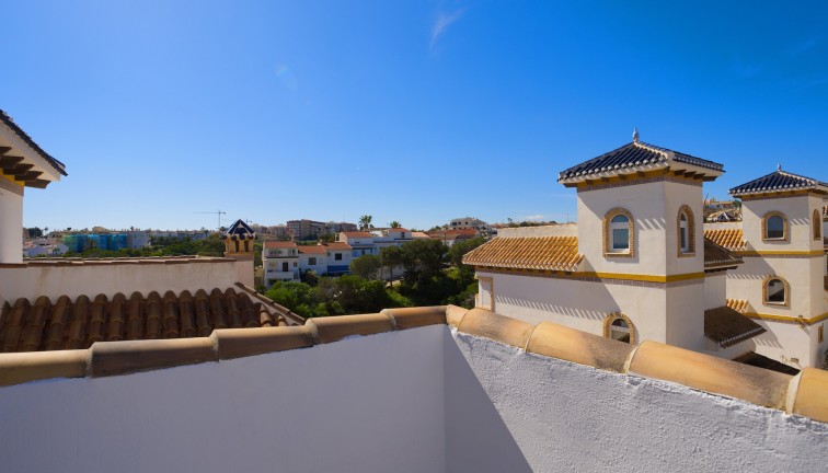 Resale - Chalet - Torrevieja