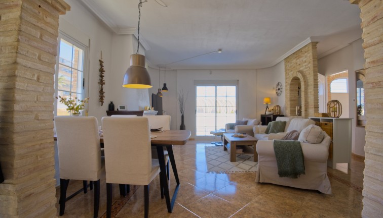 Resale - Chalet - Torrevieja