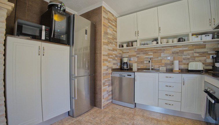 Resale - Chalet - Torrevieja
