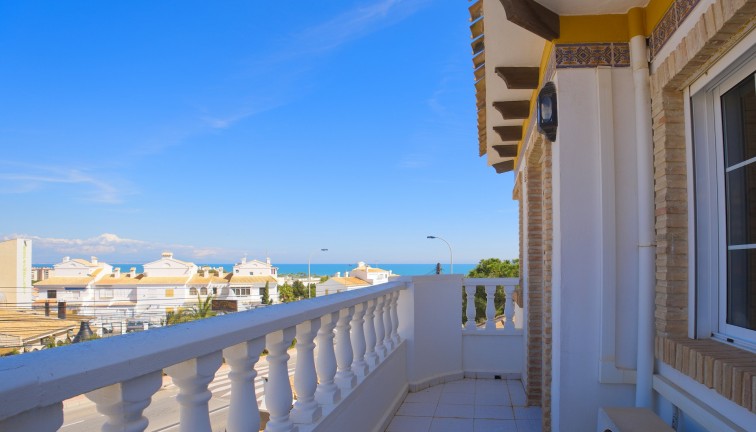 Resale - Chalet - Torrevieja