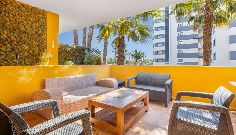 Återförsäljning - Lägenhet - Torrevieja - Punta Prima