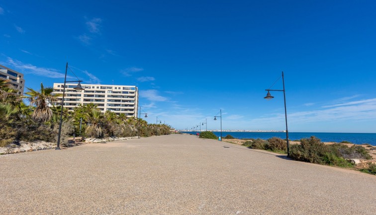 Återförsäljning - Lägenhet - Torrevieja - Punta Prima