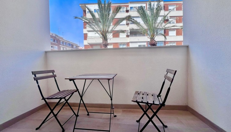 Jälleenmyynti - Asunto - Torrevieja