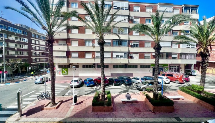 Jälleenmyynti - Asunto - Torrevieja