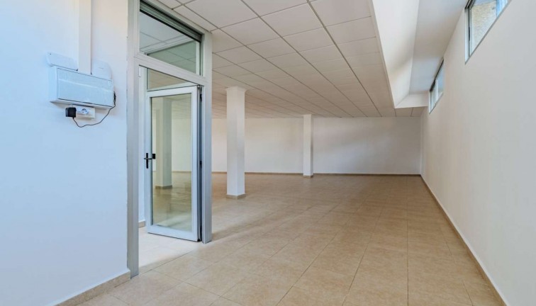 Jälleenmyynti - Liiketila - Torrevieja - Nueva Torrevieja
