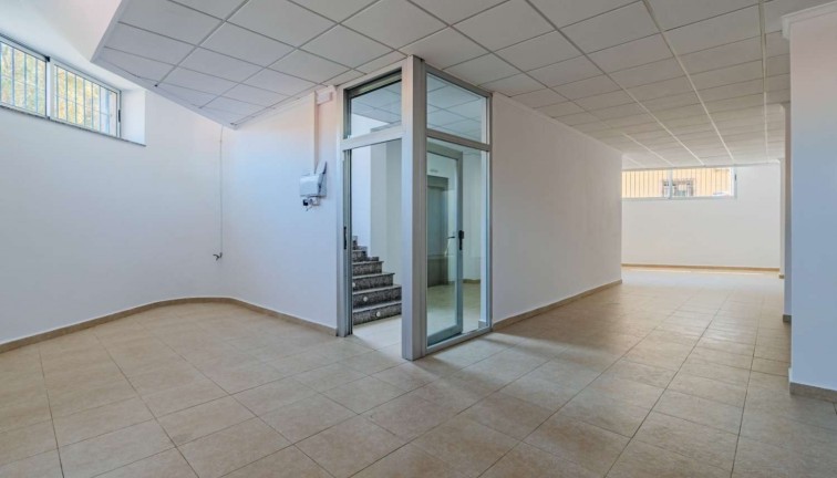 Jälleenmyynti - Liiketila - Torrevieja - Nueva Torrevieja