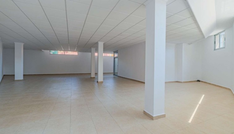 Jälleenmyynti - Liiketila - Torrevieja - Nueva Torrevieja