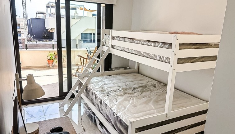 Reventa - Apartamento - Apartamento en el último piso - Orihuela Costa