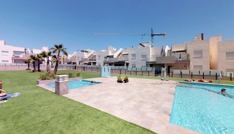 Resale - Apartment - Torrevieja - Aguas Nuevas