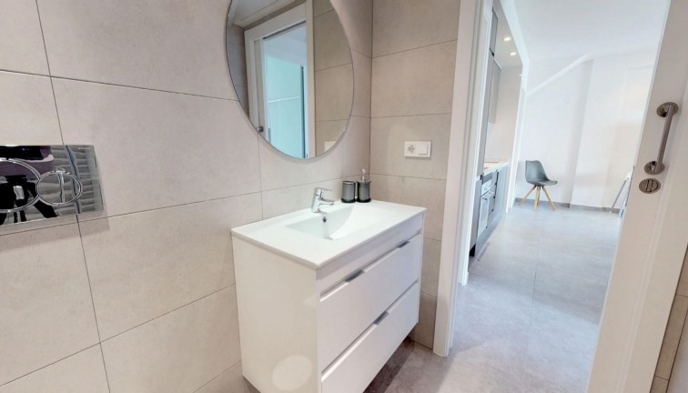 Resale - Apartment - Torrevieja - Aguas Nuevas