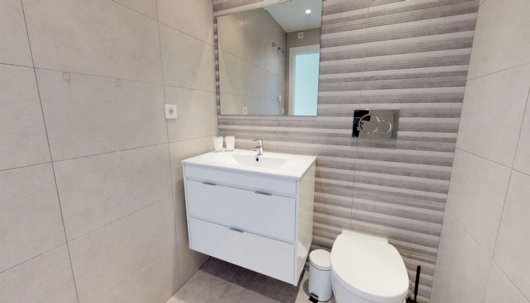 Resale - Apartment - Torrevieja - Aguas Nuevas