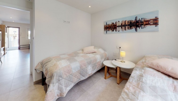 Resale - Apartment - Torrevieja - Aguas Nuevas