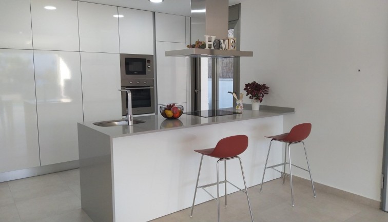Uudistuotanto - Erillistalo - Orihuela Costa - Villamartín