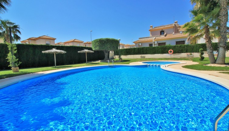 Jälleenmyynti - Paritalo/Rivitalo - Villamartín