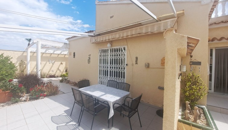Jälleenmyynti - Erillistalo - Villamartín