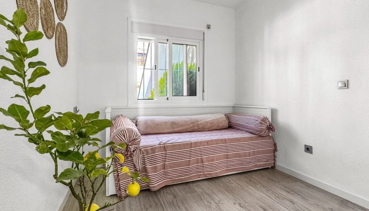 Jälleenmyynti - Bungalow - Torrevieja - Los Balcones