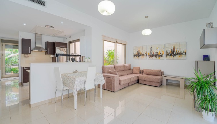 Resale - Semi-Detached - Punta Prima