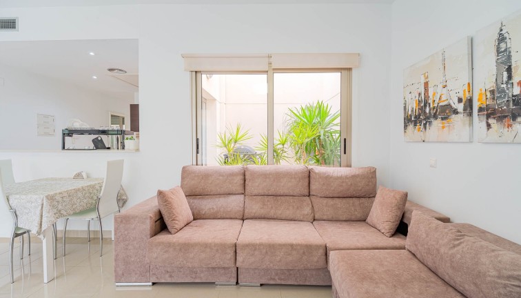 Resale - Semi-Detached - Punta Prima
