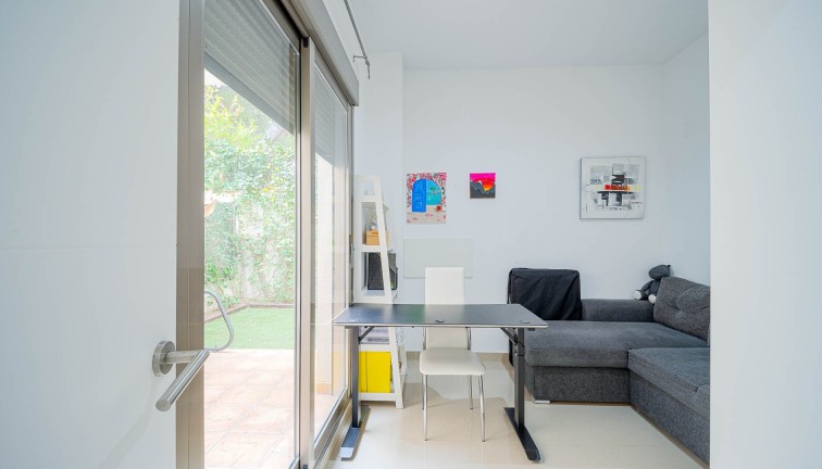 Resale - Semi-Detached - Punta Prima