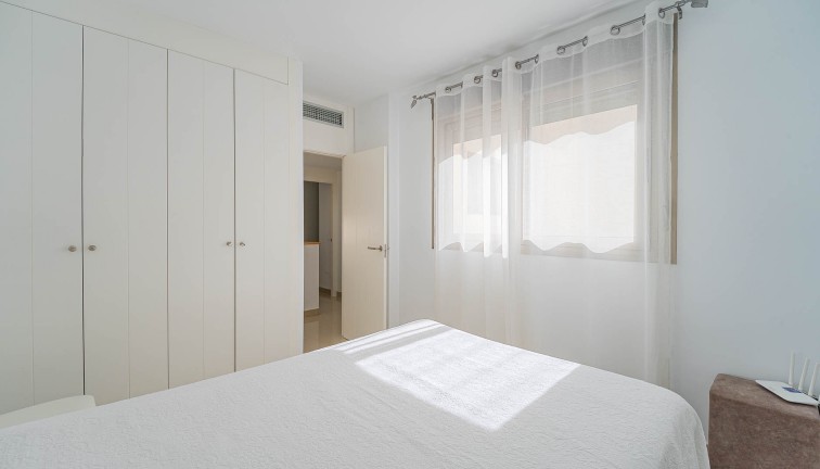 Resale - Semi-Detached - Punta Prima