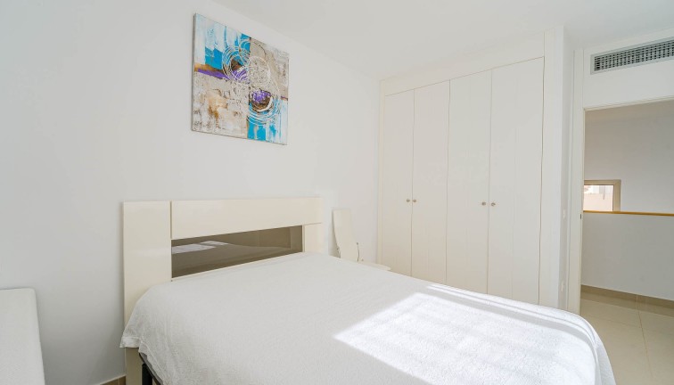 Resale - Semi-Detached - Punta Prima