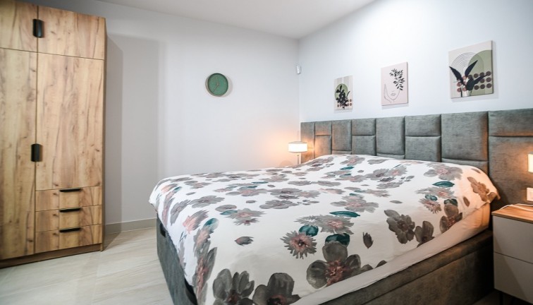 Resale - Apartment - Torrevieja - Los Balcones