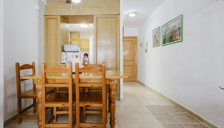 Jälleenmyynti - Asunto - Ylimmän kerroksen asunto - Torrevieja - Acequion