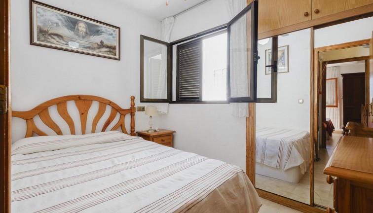 Jälleenmyynti - Asunto - Ylimmän kerroksen asunto - Torrevieja - Acequion