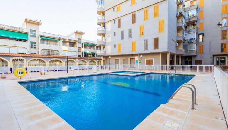 Jälleenmyynti - Asunto - Ylimmän kerroksen asunto - Torrevieja - Acequion