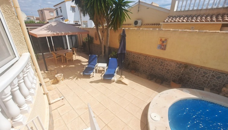 Jälleenmyynti - Erillistalo - Villamartín