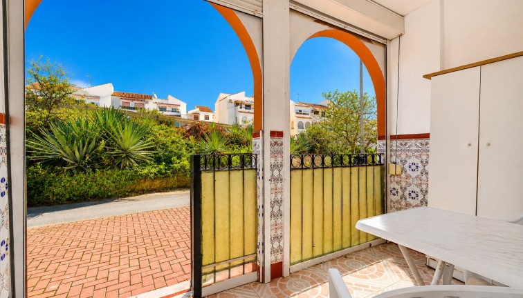 Jälleenmyynti - Bungalow - Torrevieja - Acequion