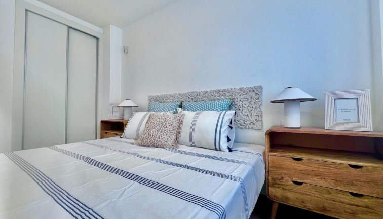 Jälleenmyynti - Asunto - Torrevieja - Acequion