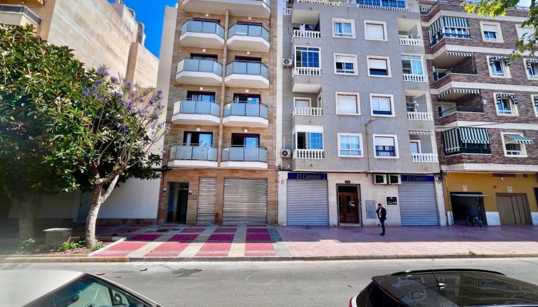 Jälleenmyynti - Asunto - Torrevieja - Acequion