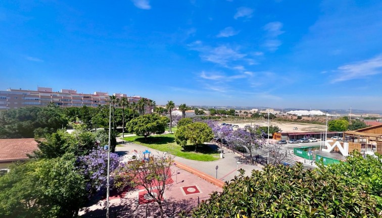 Återförsäljning - Lägenhet - Torrevieja - Acequion
