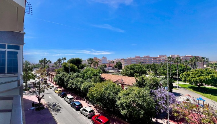 Återförsäljning - Lägenhet - Torrevieja - Acequion